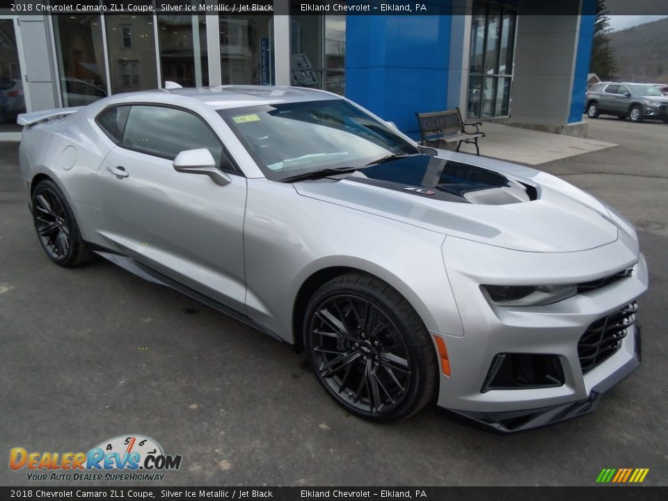 Front 3/4 View of 2018 Chevrolet Camaro ZL1 Coupe Photo #3
