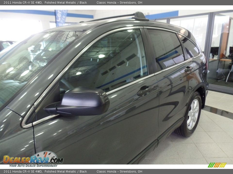 2011 Honda CR-V SE 4WD Polished Metal Metallic / Black Photo #6