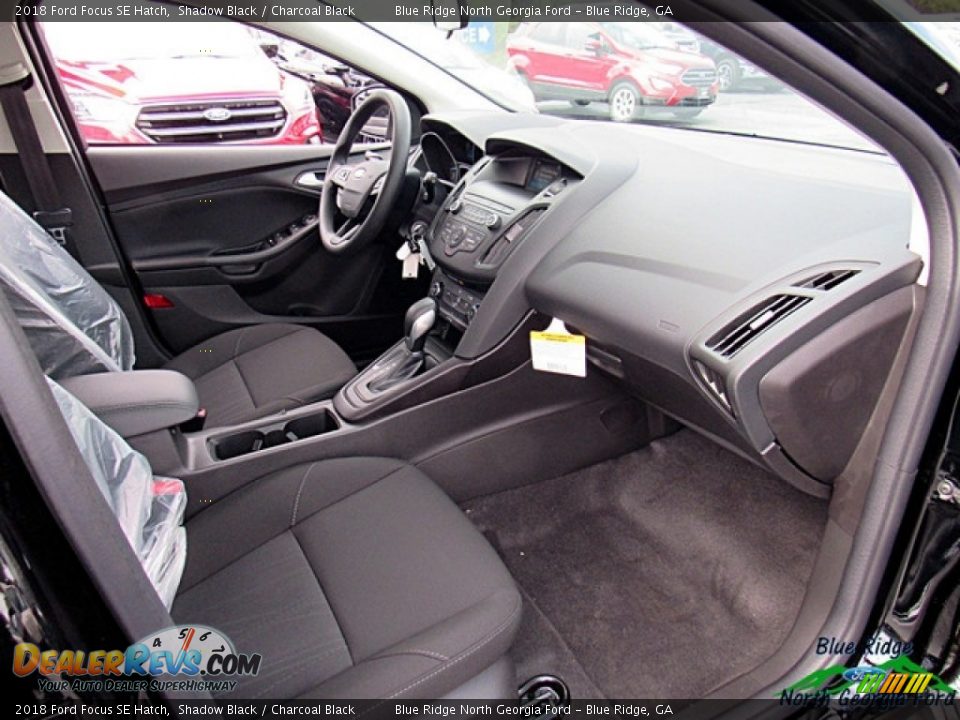 2018 Ford Focus SE Hatch Shadow Black / Charcoal Black Photo #28