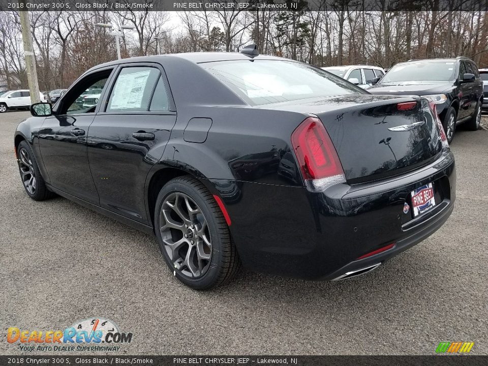 2018 Chrysler 300 S Gloss Black / Black/Smoke Photo #4