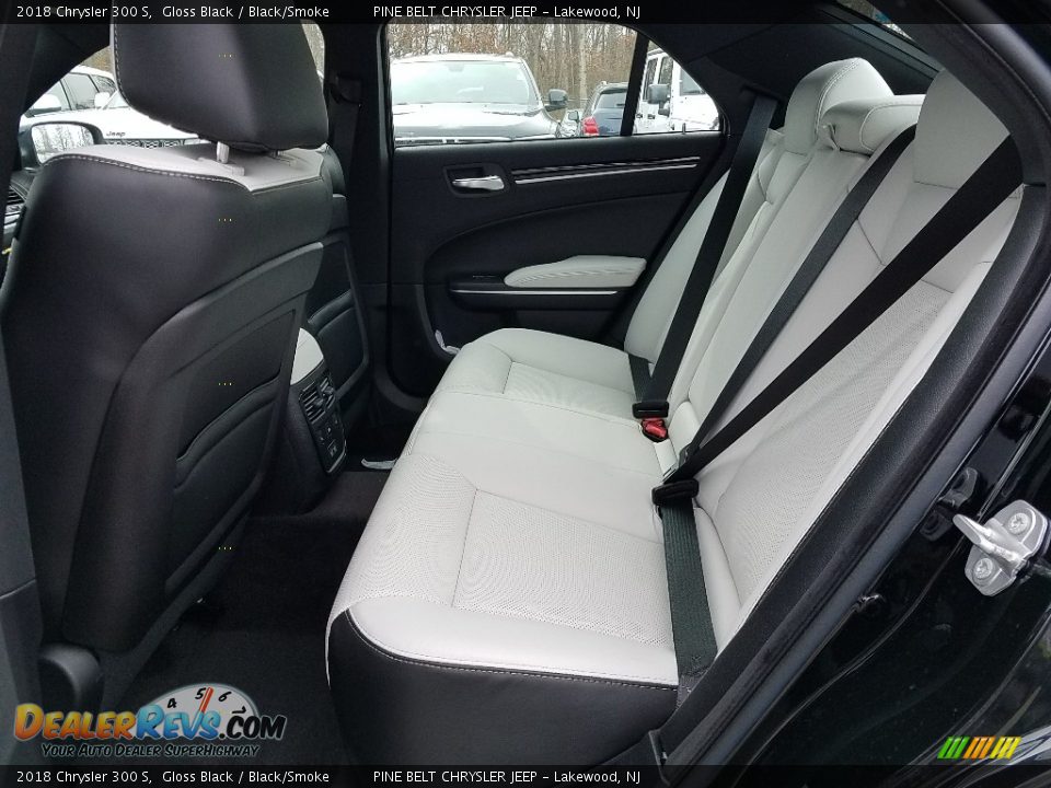 2018 Chrysler 300 S Gloss Black / Black/Smoke Photo #6