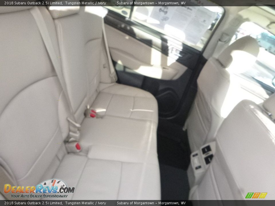 2018 Subaru Outback 2.5i Limited Tungsten Metallic / Ivory Photo #11