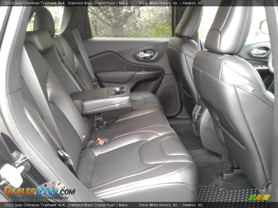 2019 Jeep Cherokee Trailhawk 4x4 Diamond Black Crystal Pearl / Black Photo #13