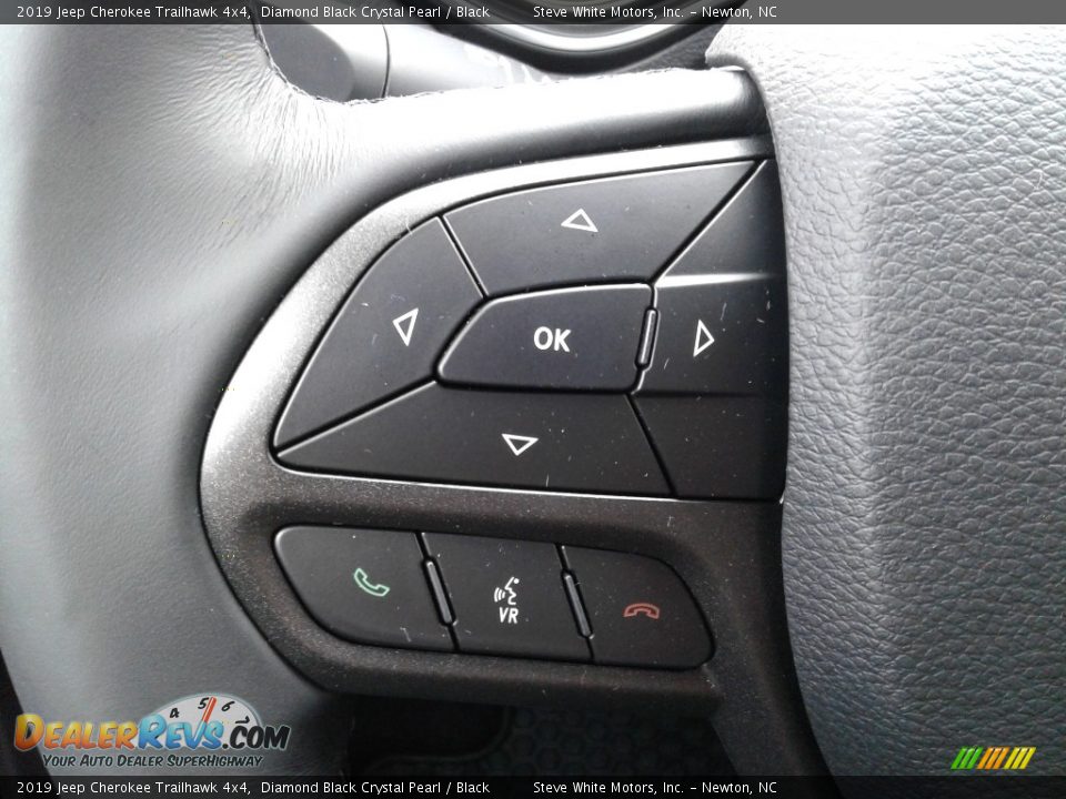 2019 Jeep Cherokee Trailhawk 4x4 Diamond Black Crystal Pearl / Black Photo #16