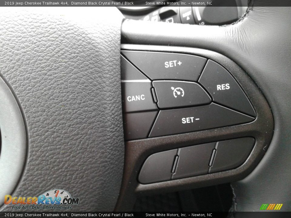 2019 Jeep Cherokee Trailhawk 4x4 Diamond Black Crystal Pearl / Black Photo #17
