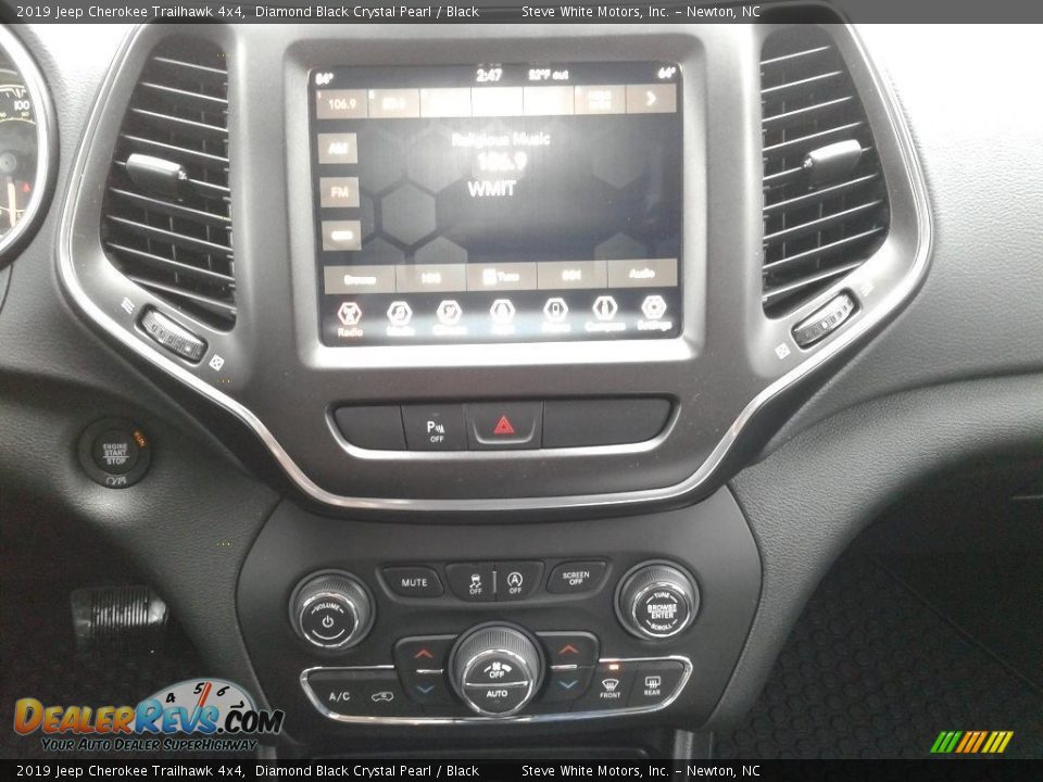 2019 Jeep Cherokee Trailhawk 4x4 Diamond Black Crystal Pearl / Black Photo #19
