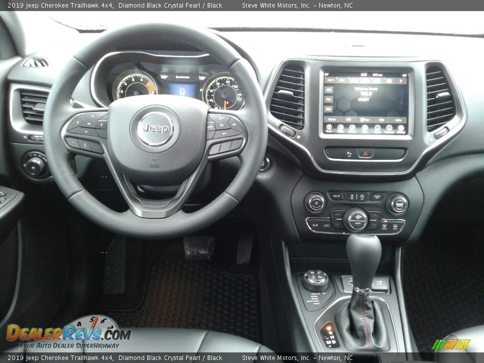 2019 Jeep Cherokee Trailhawk 4x4 Diamond Black Crystal Pearl / Black Photo #26