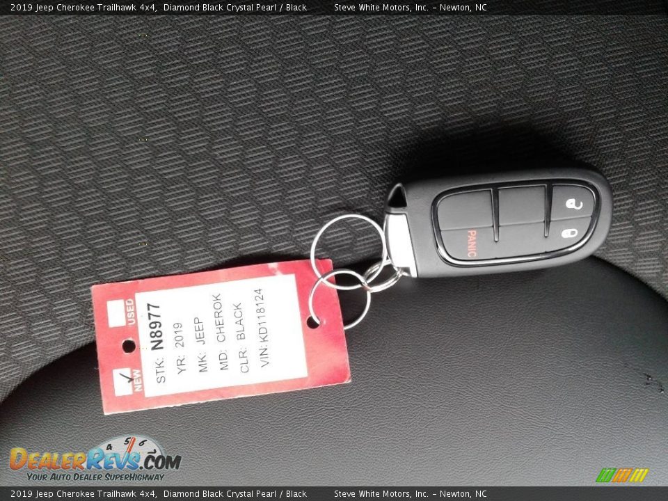 2019 Jeep Cherokee Trailhawk 4x4 Diamond Black Crystal Pearl / Black Photo #27