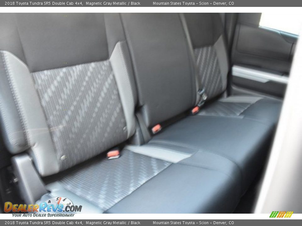 2018 Toyota Tundra SR5 Double Cab 4x4 Magnetic Gray Metallic / Black Photo #15
