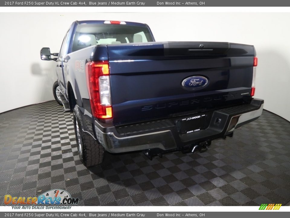 2017 Ford F250 Super Duty XL Crew Cab 4x4 Blue Jeans / Medium Earth Gray Photo #10