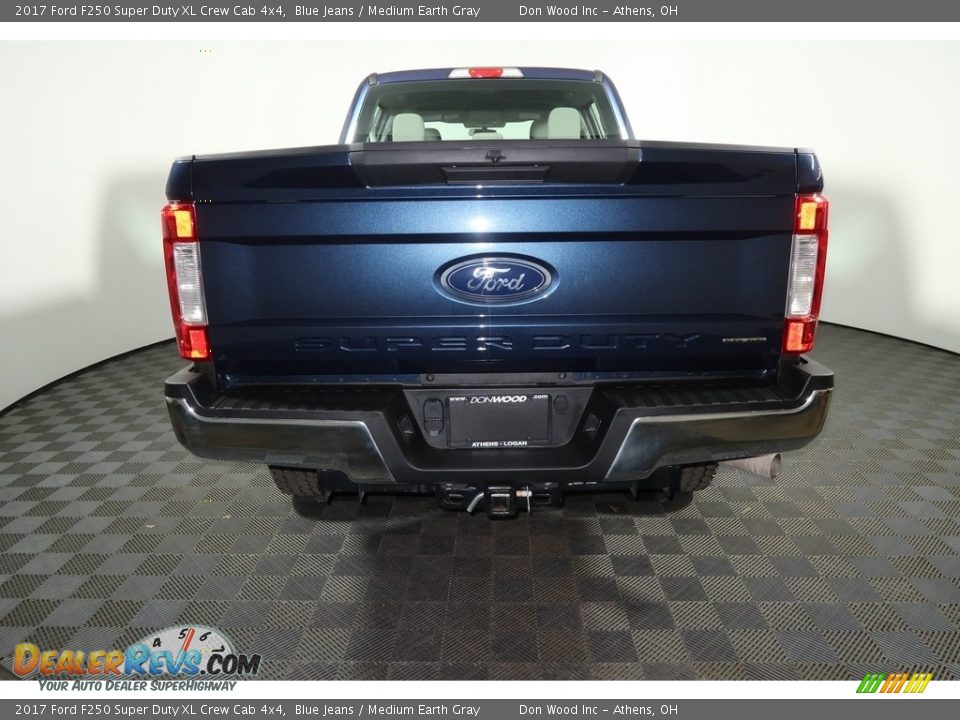 2017 Ford F250 Super Duty XL Crew Cab 4x4 Blue Jeans / Medium Earth Gray Photo #11