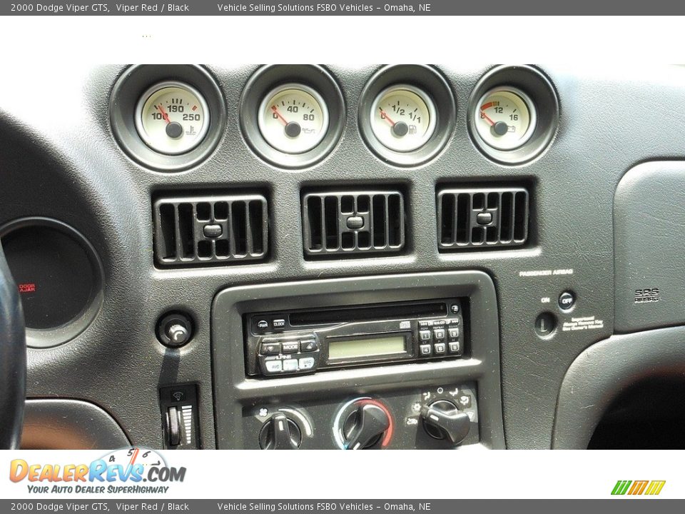 Controls of 2000 Dodge Viper GTS Photo #2