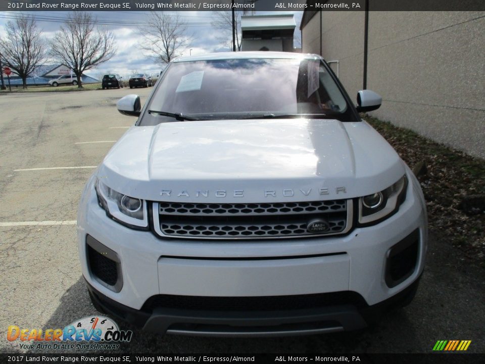 2017 Land Rover Range Rover Evoque SE Yulong White Metallic / Espresso/Almond Photo #8