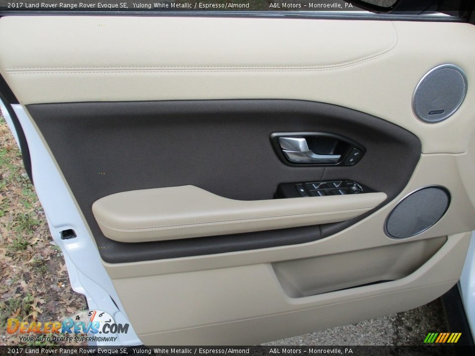 2017 Land Rover Range Rover Evoque SE Yulong White Metallic / Espresso/Almond Photo #14