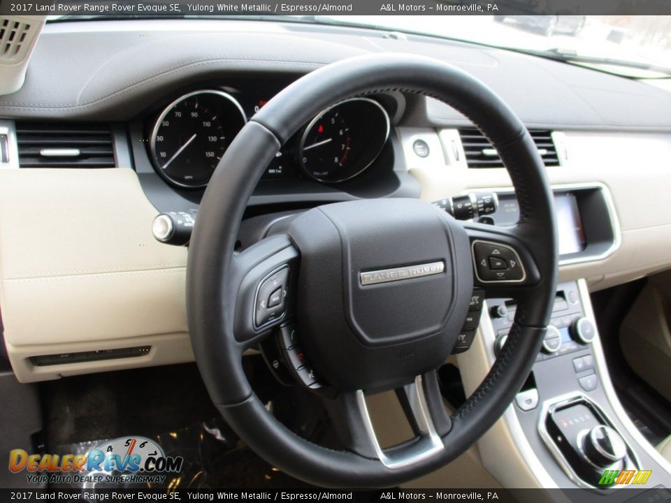 2017 Land Rover Range Rover Evoque SE Yulong White Metallic / Espresso/Almond Photo #15