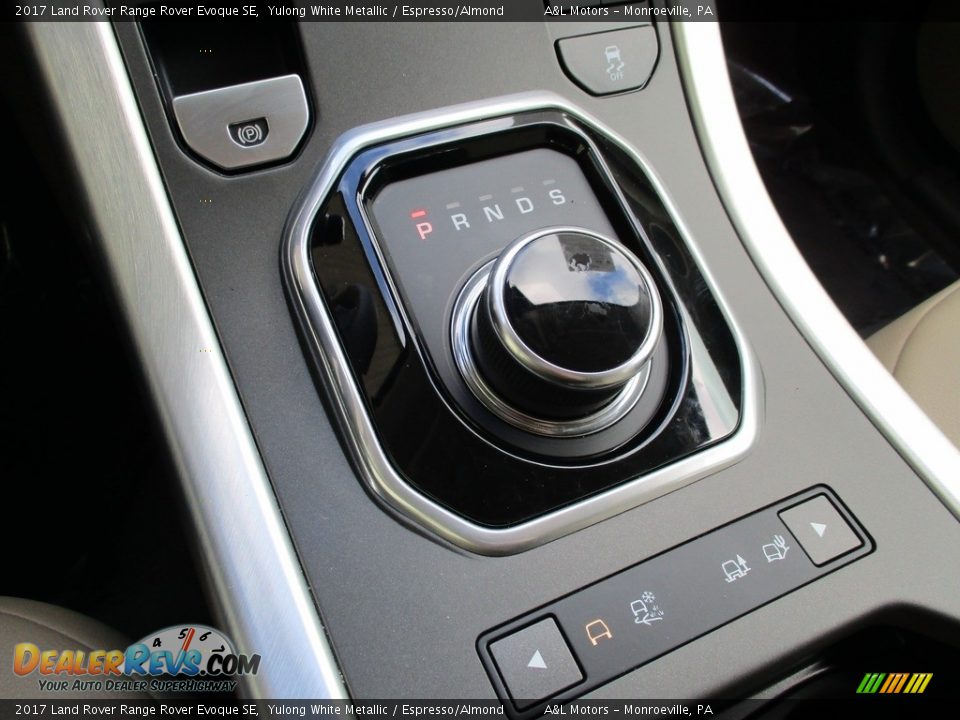 2017 Land Rover Range Rover Evoque SE Yulong White Metallic / Espresso/Almond Photo #16
