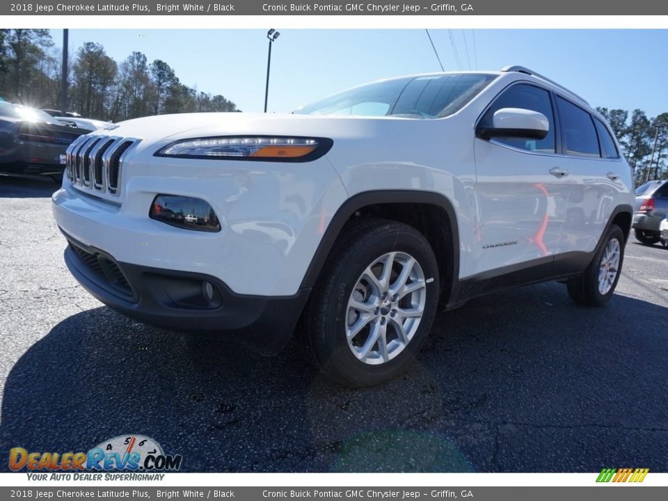 2018 Jeep Cherokee Latitude Plus Bright White / Black Photo #35