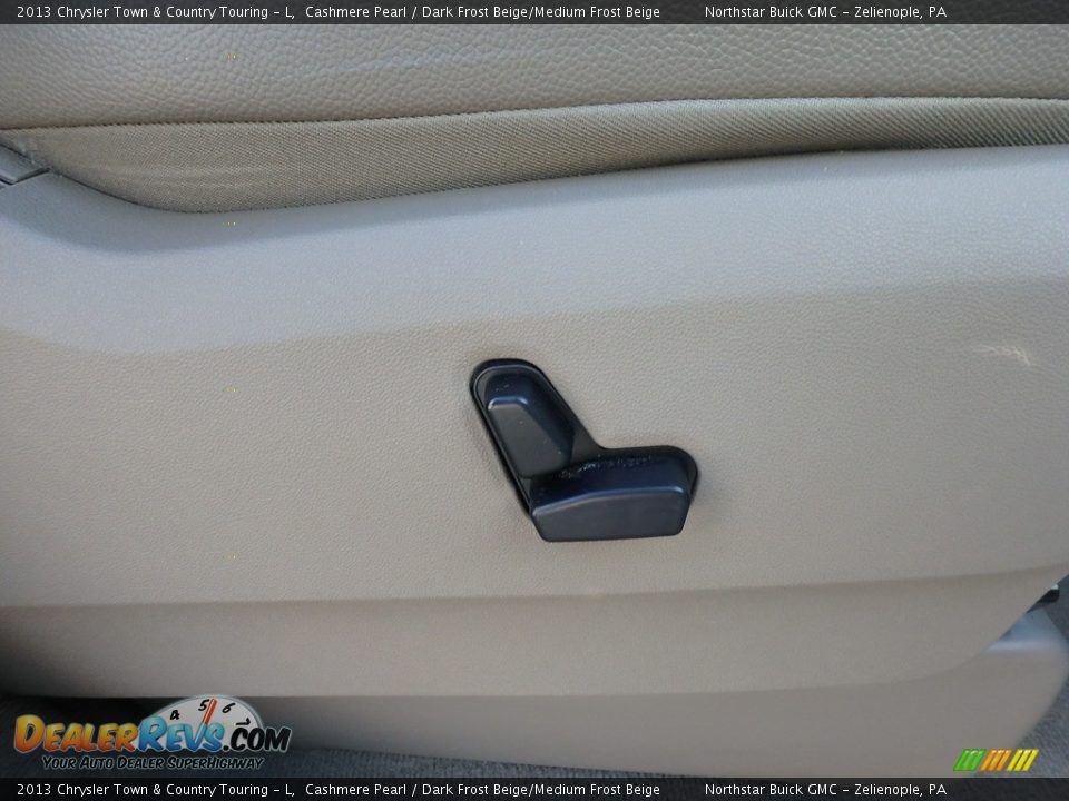 2013 Chrysler Town & Country Touring - L Cashmere Pearl / Dark Frost Beige/Medium Frost Beige Photo #9