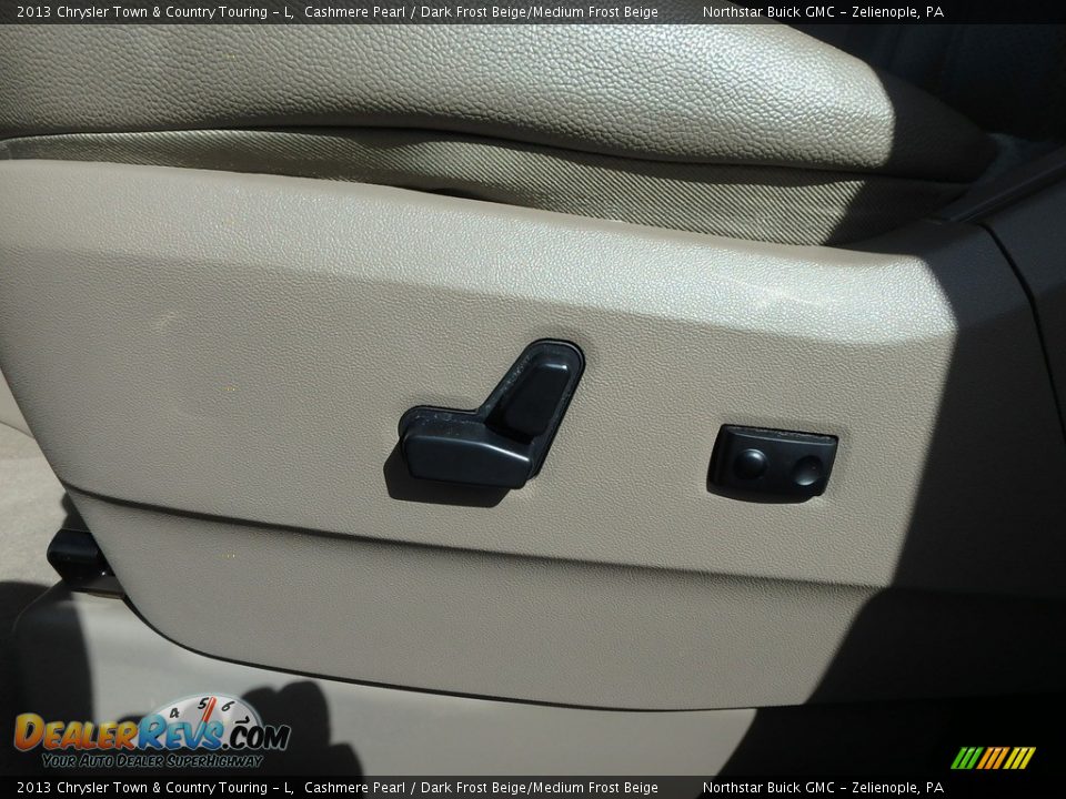 2013 Chrysler Town & Country Touring - L Cashmere Pearl / Dark Frost Beige/Medium Frost Beige Photo #23