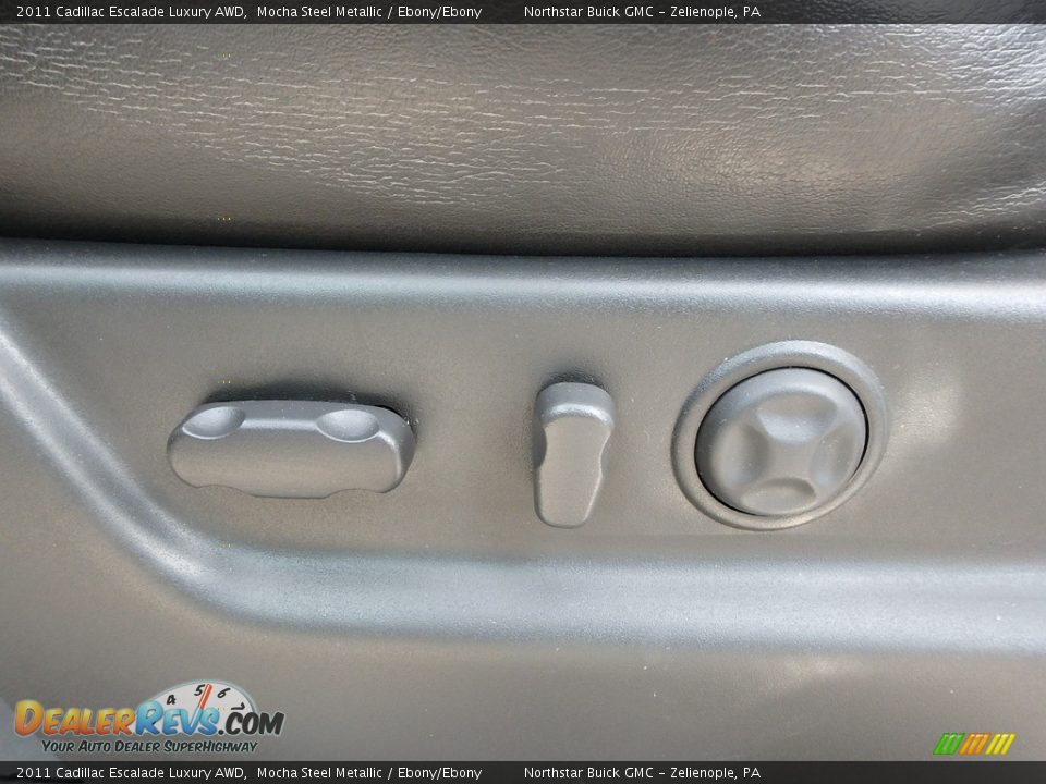 2011 Cadillac Escalade Luxury AWD Mocha Steel Metallic / Ebony/Ebony Photo #20