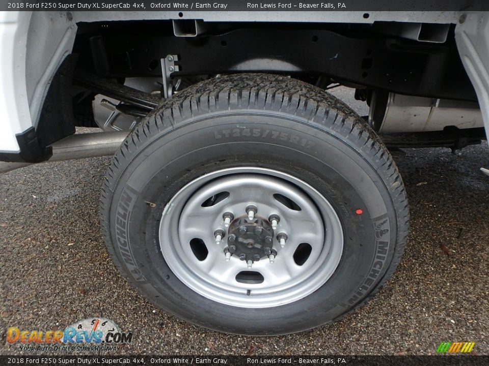 2018 Ford F250 Super Duty XL SuperCab 4x4 Oxford White / Earth Gray Photo #2