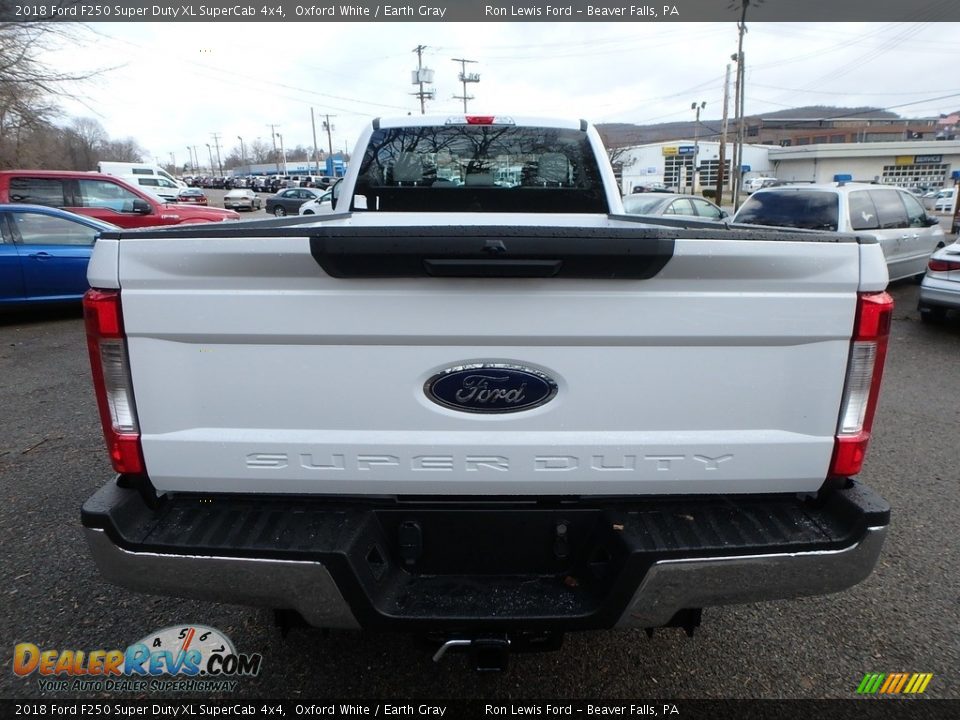 2018 Ford F250 Super Duty XL SuperCab 4x4 Oxford White / Earth Gray Photo #4