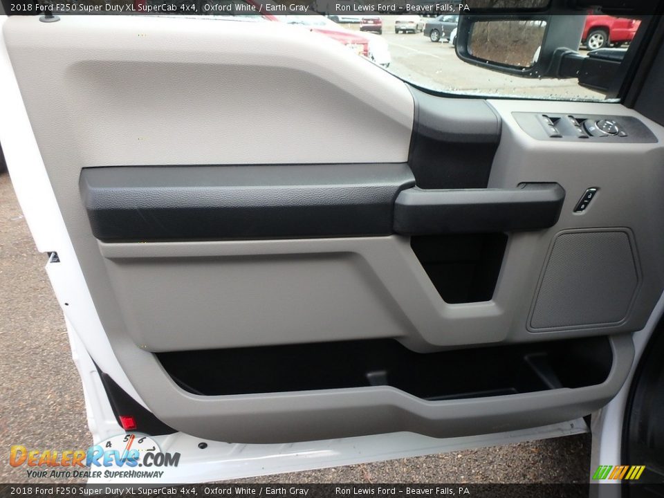 2018 Ford F250 Super Duty XL SuperCab 4x4 Oxford White / Earth Gray Photo #13
