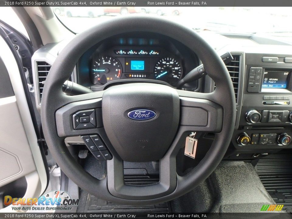 2018 Ford F250 Super Duty XL SuperCab 4x4 Oxford White / Earth Gray Photo #16