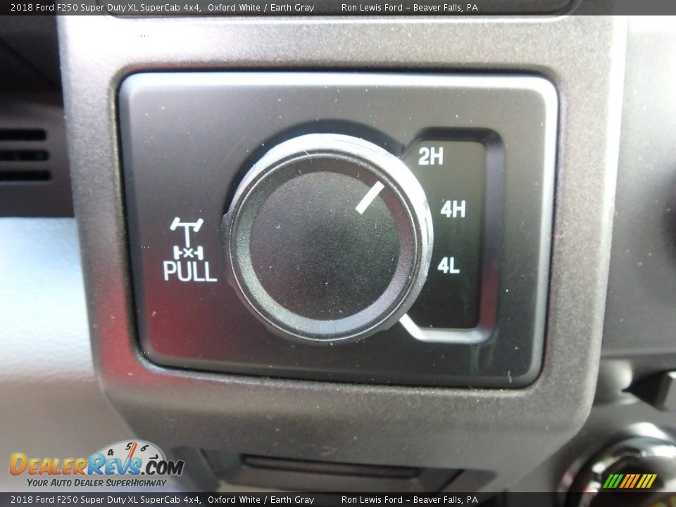 2018 Ford F250 Super Duty XL SuperCab 4x4 Oxford White / Earth Gray Photo #17