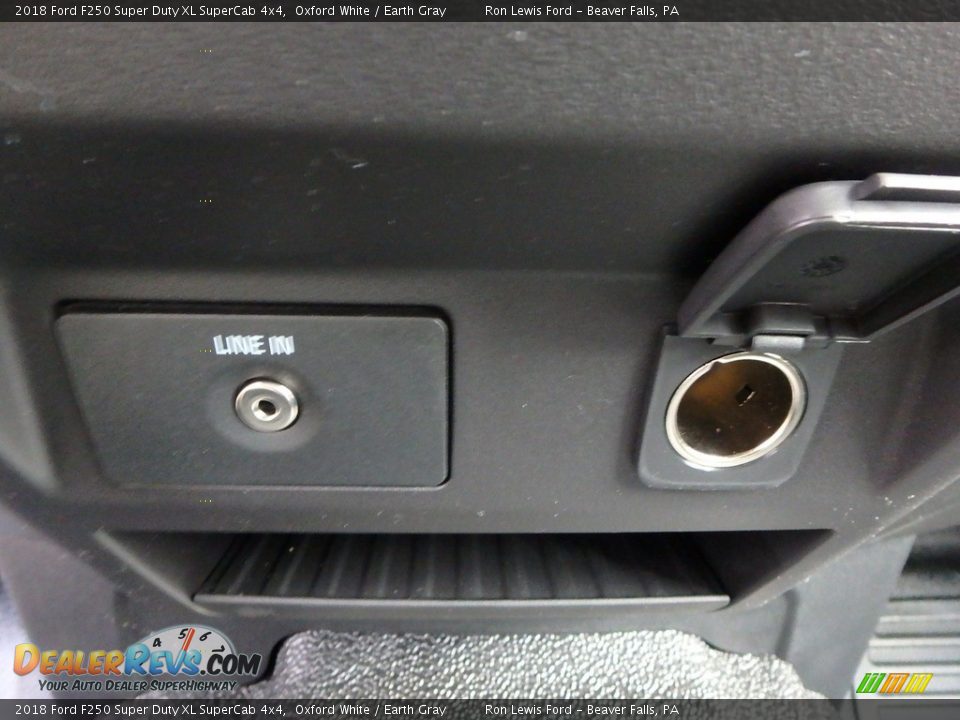 2018 Ford F250 Super Duty XL SuperCab 4x4 Oxford White / Earth Gray Photo #18