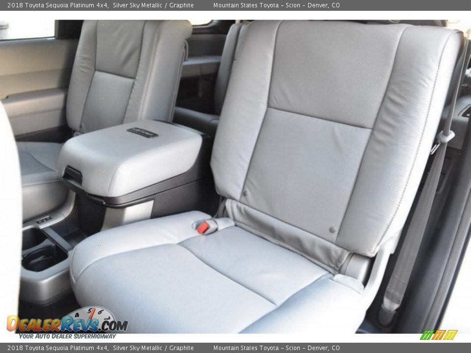 2018 Toyota Sequoia Platinum 4x4 Silver Sky Metallic / Graphite Photo #16