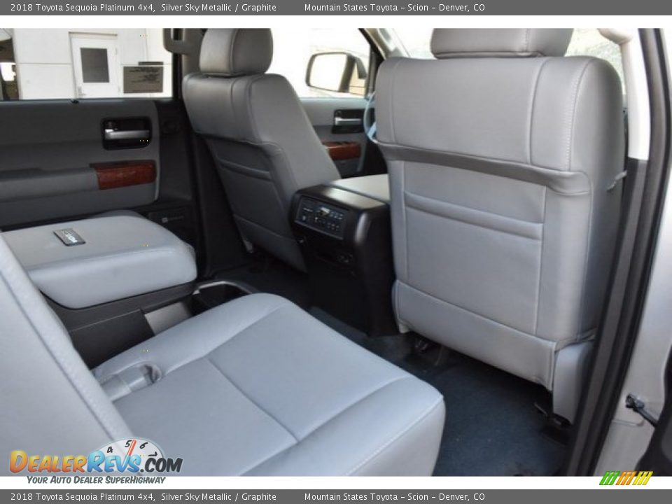 2018 Toyota Sequoia Platinum 4x4 Silver Sky Metallic / Graphite Photo #19