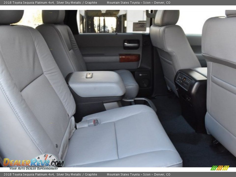 2018 Toyota Sequoia Platinum 4x4 Silver Sky Metallic / Graphite Photo #20