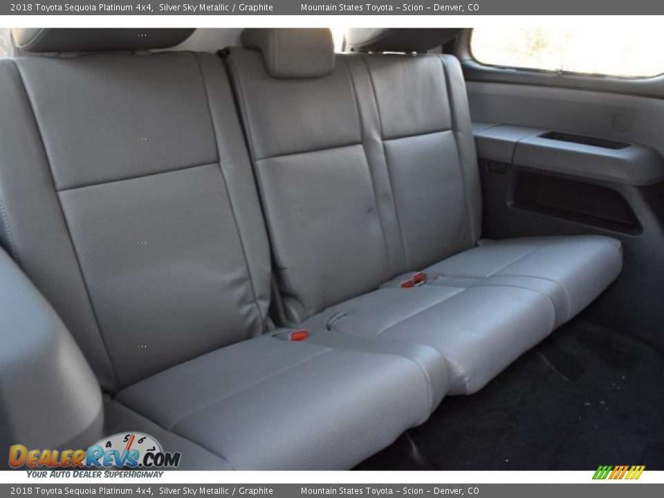 2018 Toyota Sequoia Platinum 4x4 Silver Sky Metallic / Graphite Photo #22