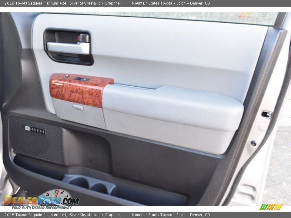 2018 Toyota Sequoia Platinum 4x4 Silver Sky Metallic / Graphite Photo #26