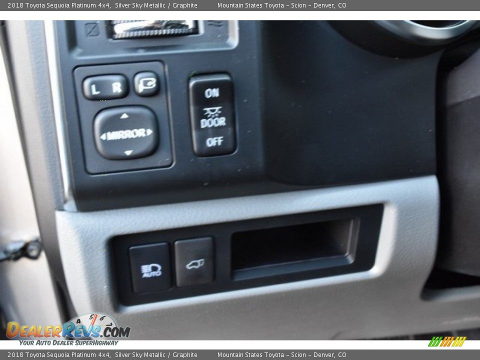 2018 Toyota Sequoia Platinum 4x4 Silver Sky Metallic / Graphite Photo #30