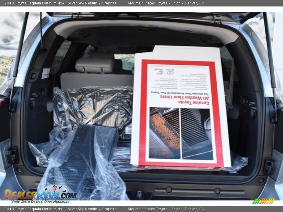 2018 Toyota Sequoia Platinum 4x4 Silver Sky Metallic / Graphite Photo #34