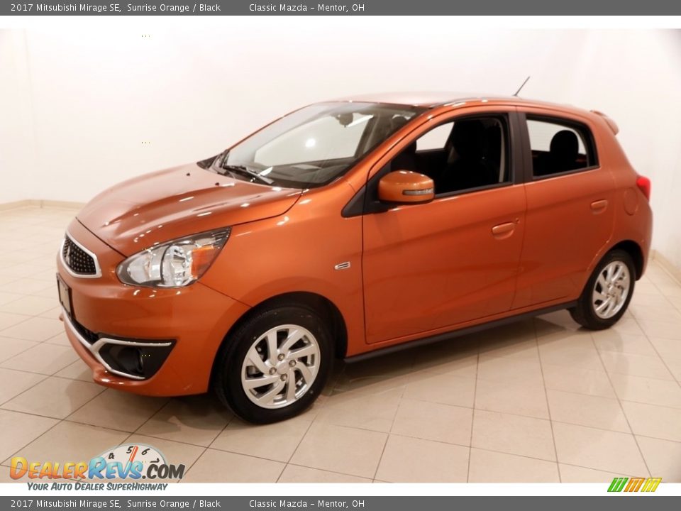 Front 3/4 View of 2017 Mitsubishi Mirage SE Photo #3