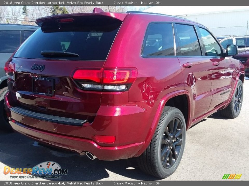 2018 Jeep Grand Cherokee Laredo 4x4 Velvet Red Pearl / Black Photo #4