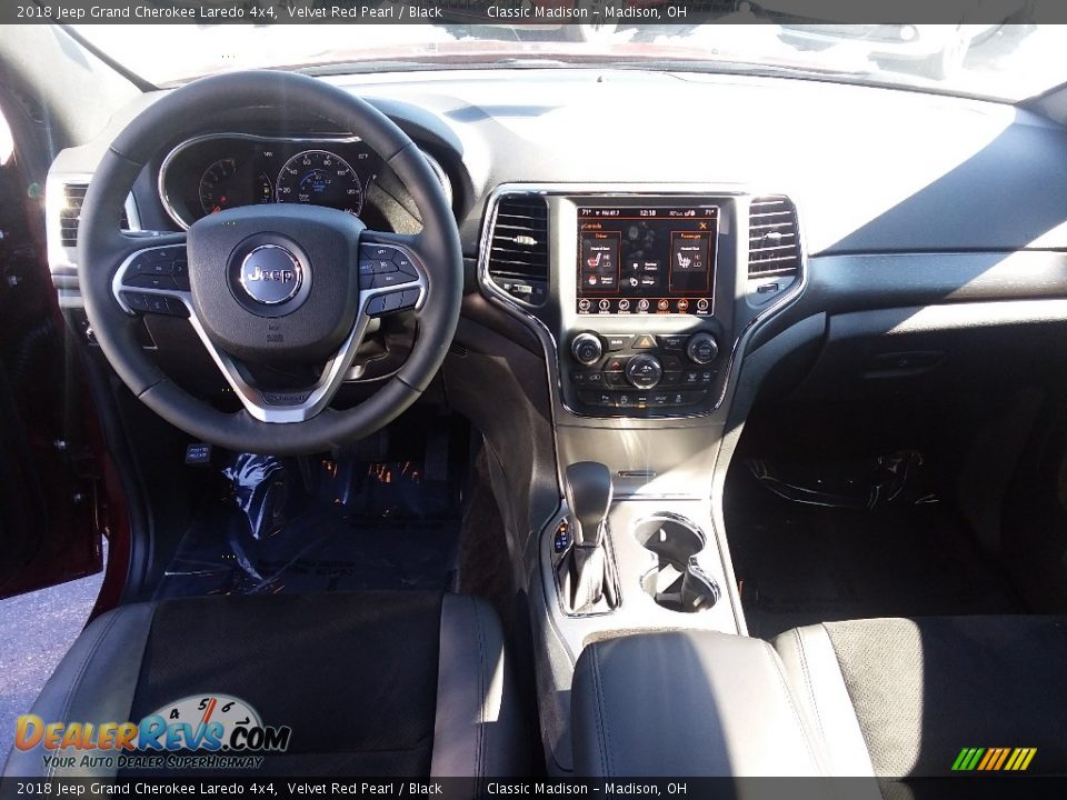 2018 Jeep Grand Cherokee Laredo 4x4 Velvet Red Pearl / Black Photo #9