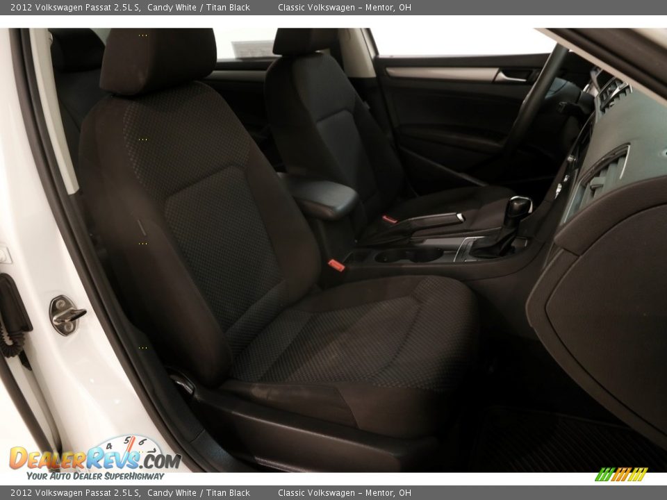 2012 Volkswagen Passat 2.5L S Candy White / Titan Black Photo #10