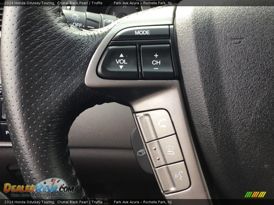2014 Honda Odyssey Touring Crystal Black Pearl / Truffle Photo #18