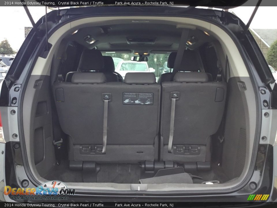 2014 Honda Odyssey Touring Crystal Black Pearl / Truffle Photo #20