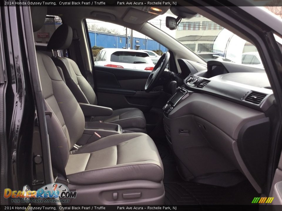 2014 Honda Odyssey Touring Crystal Black Pearl / Truffle Photo #26