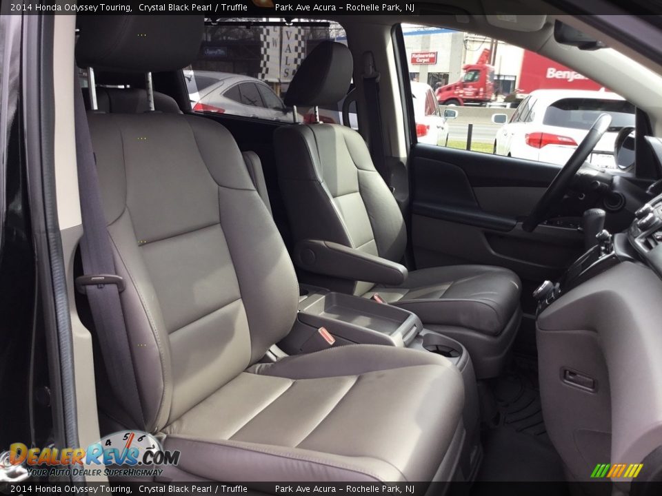 2014 Honda Odyssey Touring Crystal Black Pearl / Truffle Photo #27