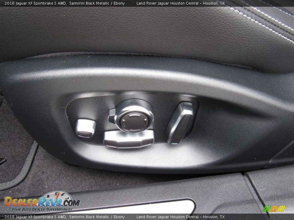 Controls of 2018 Jaguar XF Sportbrake S AWD Photo #26