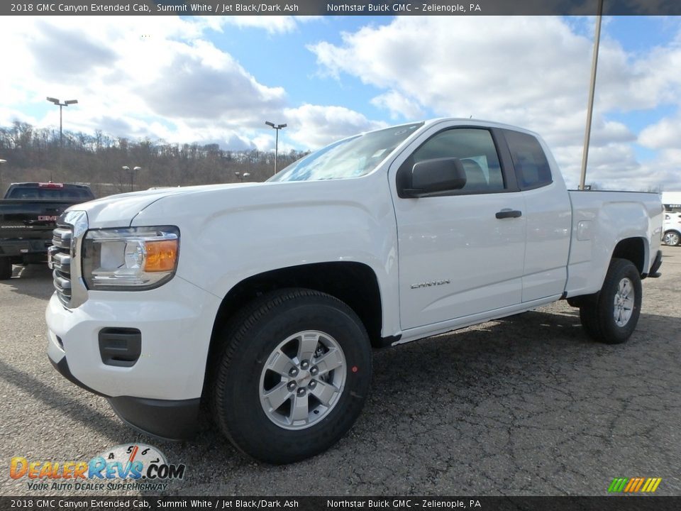 Front 3/4 View of 2018 GMC Canyon Extended Cab Photo #1