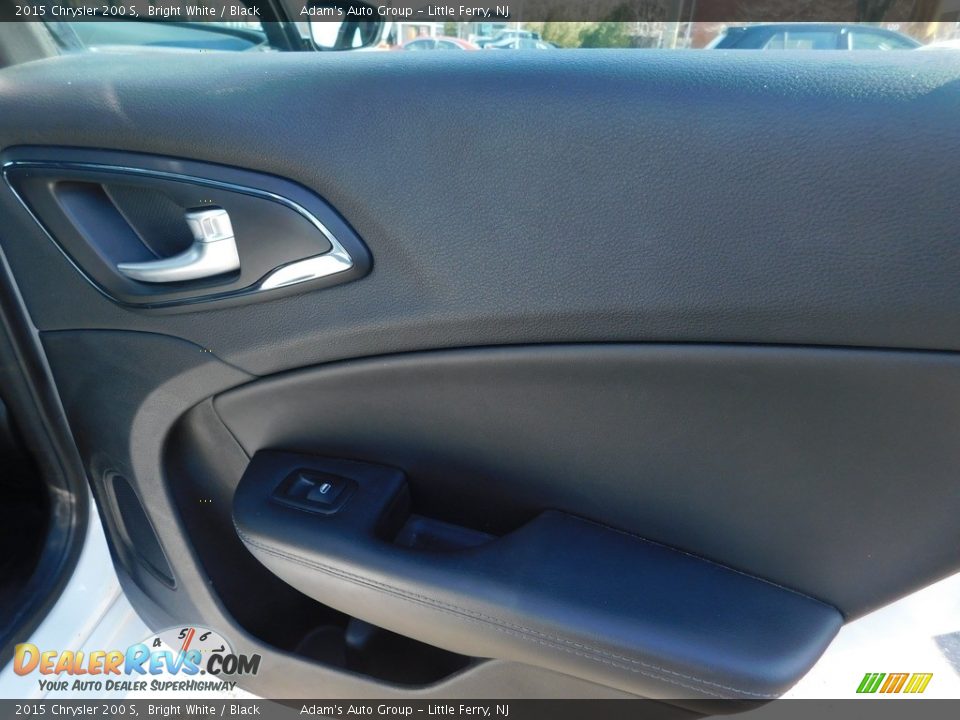 2015 Chrysler 200 S Bright White / Black Photo #21
