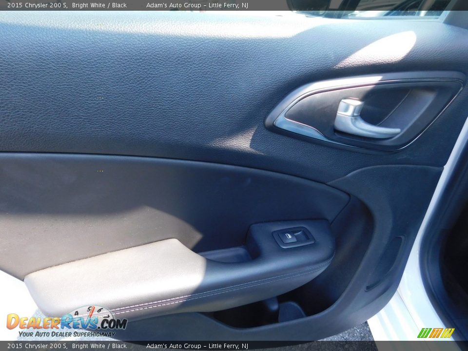 2015 Chrysler 200 S Bright White / Black Photo #24