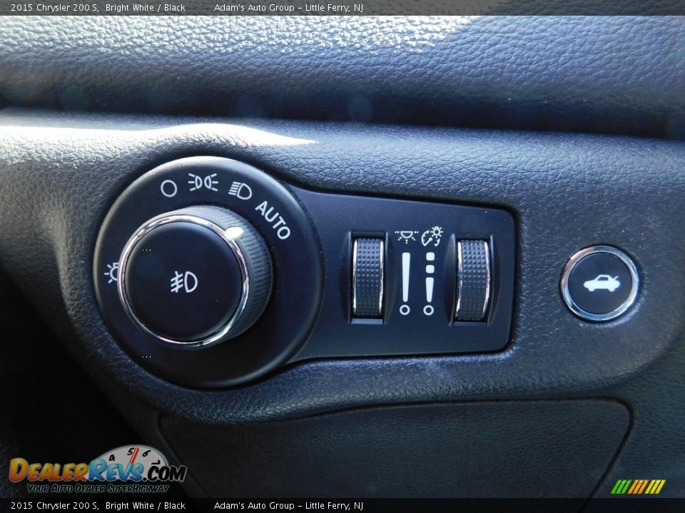 2015 Chrysler 200 S Bright White / Black Photo #35